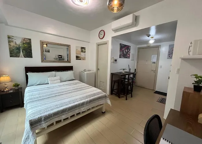 Marvinn's Wayfarer By Lvh - Balcony, Smoking Allowed, Near The Swimming Pool, With Free Wifi And Netflix