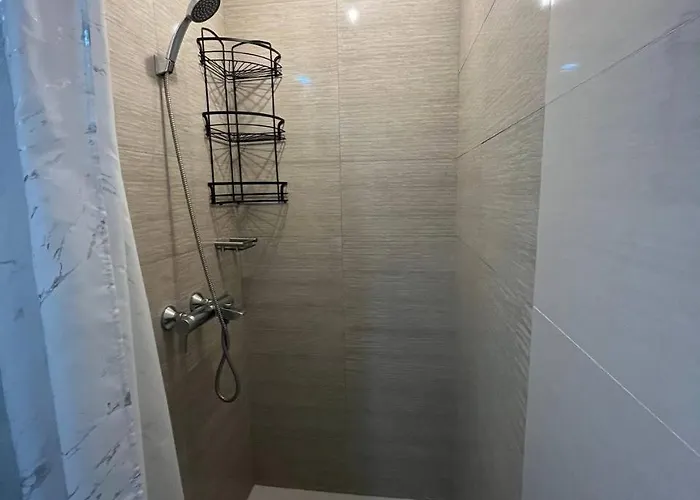 Marvinn's Wayfarer By Lvh - Balcony, Smoking Allowed, Near The Swimming Pool, With Free Wifi And Netflix Apartamento Manila