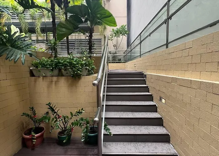 Marvinn's Wayfarer By Lvh - Balcony, Smoking Allowed, Near The Swimming Pool, With Free Wifi And Netflix
