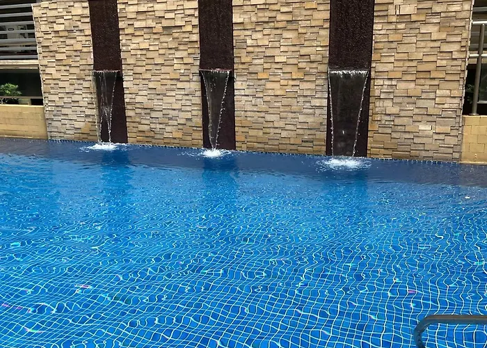 Apartamento Marvinn's Wayfarer By Lvh - Balcony, Smoking Allowed, Near The Swimming Pool, With Free Wifi And Netflix Manila